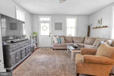 1453 Farmington Ave, Pottstown, PA 19464 - photo 3