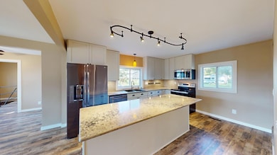 705 Glenview Dr, Albert Lea, MN 56007 - photo 7