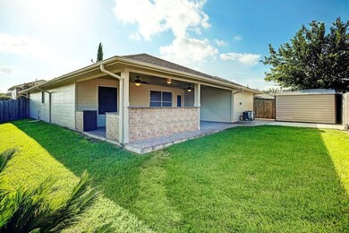 10951 Fern Terrace Dr, Houston, TX 77075 - photo 2