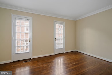 822 Bashford Ln, Alexandria, VA 22314 - photo 4