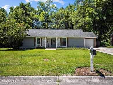 606 Plaza Dr, Jacksonville, NC 28540 - photo 2