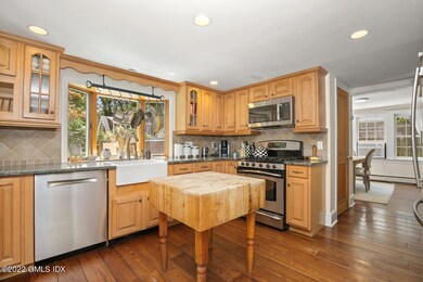 10 Maple St Cos Cob CT 06807-large-004-0