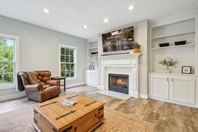 11-7987-36th-St-SE-Ada-MI-49301-WindowSt