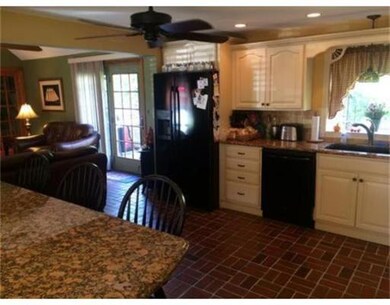 37 White Oaks Dr, Feeding Hills, MA 01030 - photo 2