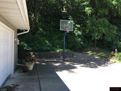 1239 1239 S 4th St, New Ulm, MN 56073 - photo 4