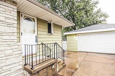 3319 E 29th St, Des Moines, IA 50317 - photo 4