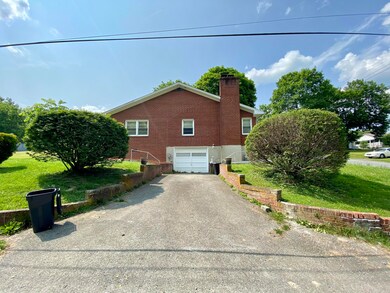 157 Walker St unit St, Ronceverte, WV 24970 - photo 5