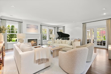 16 Benjamin St, Old Greenwich, CT 06870 - photo 4