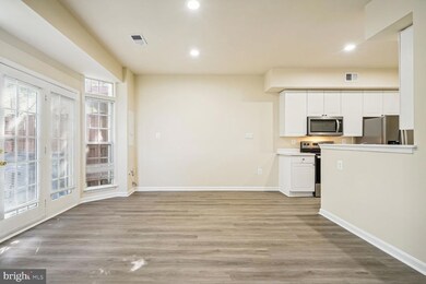 12899 Titania Way unit 10, Woodbridge, VA 22192 - photo 4