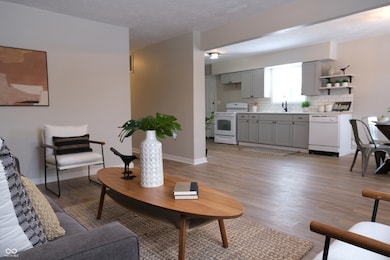 320 S Roena St, Indianapolis, IN 46241 - photo 6