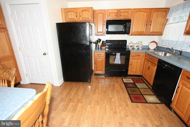 1310 Glenmont Rd, Baltimore, MD 21239 - photo 4