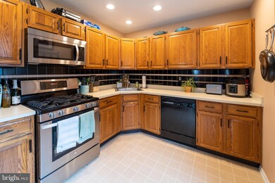 68 Cheverny Ct, Trenton, NJ 08619 - photo 6