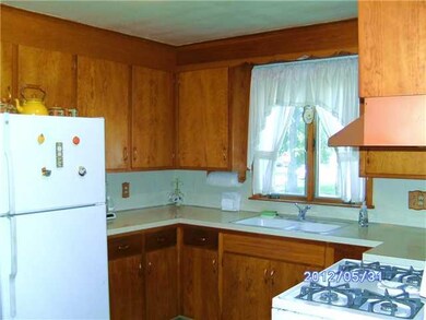 Kitchen Newer stove & refrigerator negotiable