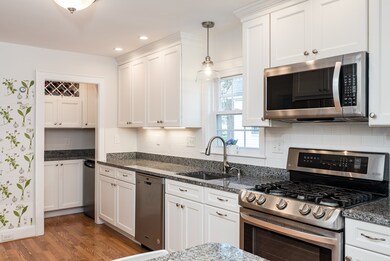 34 Linnet St, West Roxbury, MA 02132 - photo 5