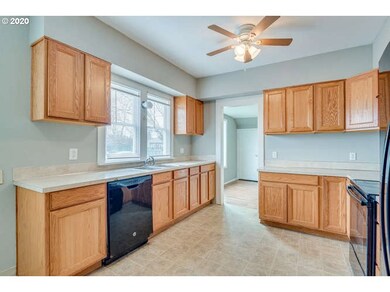 481 S Pine St, Canby, OR 97013 - photo 7