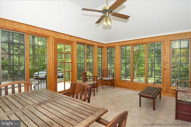 6670 Van Winkle Dr, Falls Church, VA 22044 - photo 5