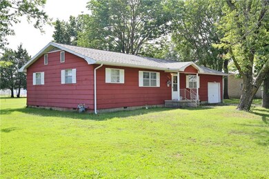 309 W 25th St, Baxter Springs, KS 66713 - photo 4