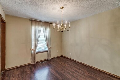 5805 N Caddo Ct, Warr Acres, OK 73132 - photo 7