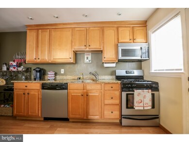 420 Broomall St, Folsom, PA 19033 - photo 2