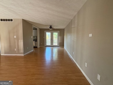 10415 Plantation Bridge Dr, Alpharetta, GA 30022 - photo 4