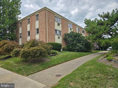 8125 W Chester Pike unit A4, Upper Darby, PA 19082 - photo 2
