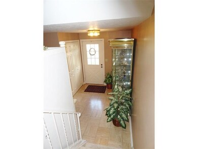 Entry/Foyer.