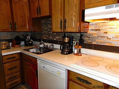 2 Fullerton St, Albany, NY 12209 - photo 6