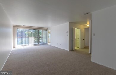 Treebrooke unit 208, Oakton, VA 22124 - photo 5