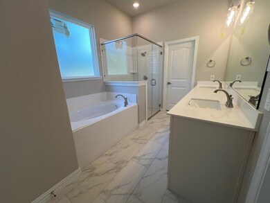 2104 Crystal Palace Blvd, Alvarado, TX 76009 - photo 6