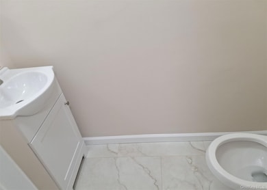 815 Franklin Ave unit 4, Valley Stream, NY 11580 - photo 5