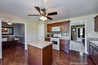 1260 N Elmwood Dr, Aurora, IL 60506 - photo 5