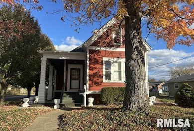 204 N Maple St, Christopher, IL 62822 - photo 2