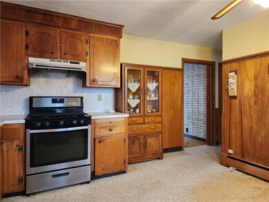 54 Ordway St, Pawtucket, RI 02861 - photo 2