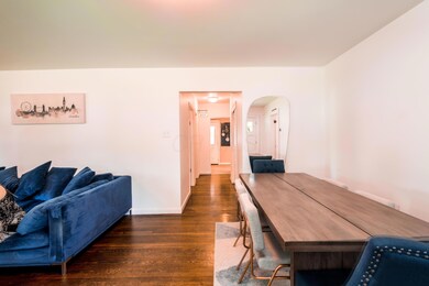 Entry Dining