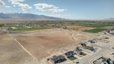 Overview of rural landscape with a mountainous background