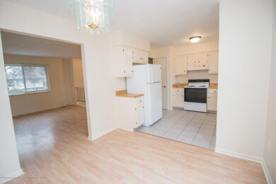 213 Warrington St, Lansing, MI 48911 - photo 4