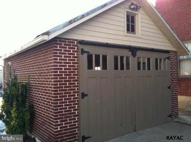 325 E King St, Littlestown, PA 17340 - photo 5