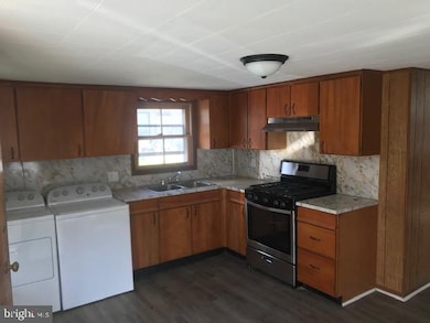 523 S Main St, Chambersburg, PA 17201 - photo 4