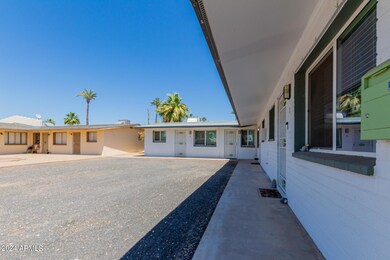 2013 N 49th St, Phoenix, AZ 85008 - photo 4