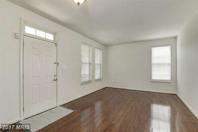 26201 Lands End Dr, Chantilly, VA 20152 - photo 2