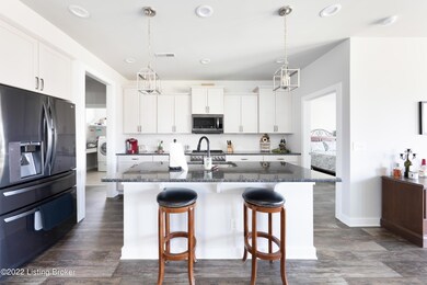 8628 Beaumont Cove Ct, Louisville, KY 40291 - photo 7