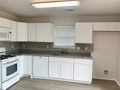 1102 Wilson Dr, Rosenberg, TX 77471 - photo 6