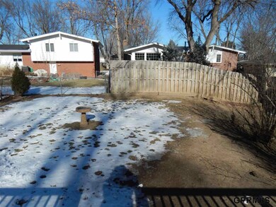 Privacy/Chain Link Fence