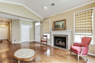 016_19_HONEYSUCKLE_COURT_252694_401335