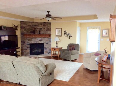 424 Persimmon Dr, Mount Washington, KY 40047 - photo 4