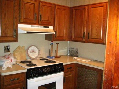 232 N Lehigh St, Tamaqua, PA 18252 - photo 4