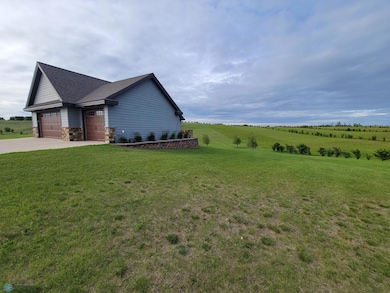 Yard (Side)