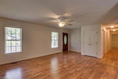 521 Sunrise Ave, Asheboro, NC 27203 - photo 4