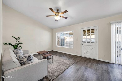 6409 S Newberry Rd unit D, Tempe, AZ 85283 - photo 2