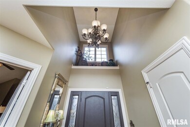 4617 N Thornhill Dr, Peoria, IL 61615 - photo 4